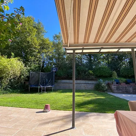 Belle Au Calme Avec Piscine Homestay